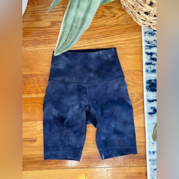 Lululemon Wunder Train High-Rise Short 8" - Picture 4 of 4